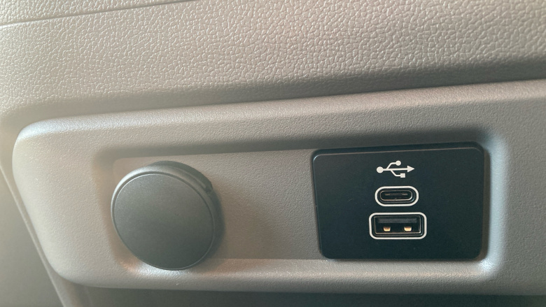 Ford Transit Custom E-320 L1 Rwd 100kW 65kWh H1 Van Limited Auto